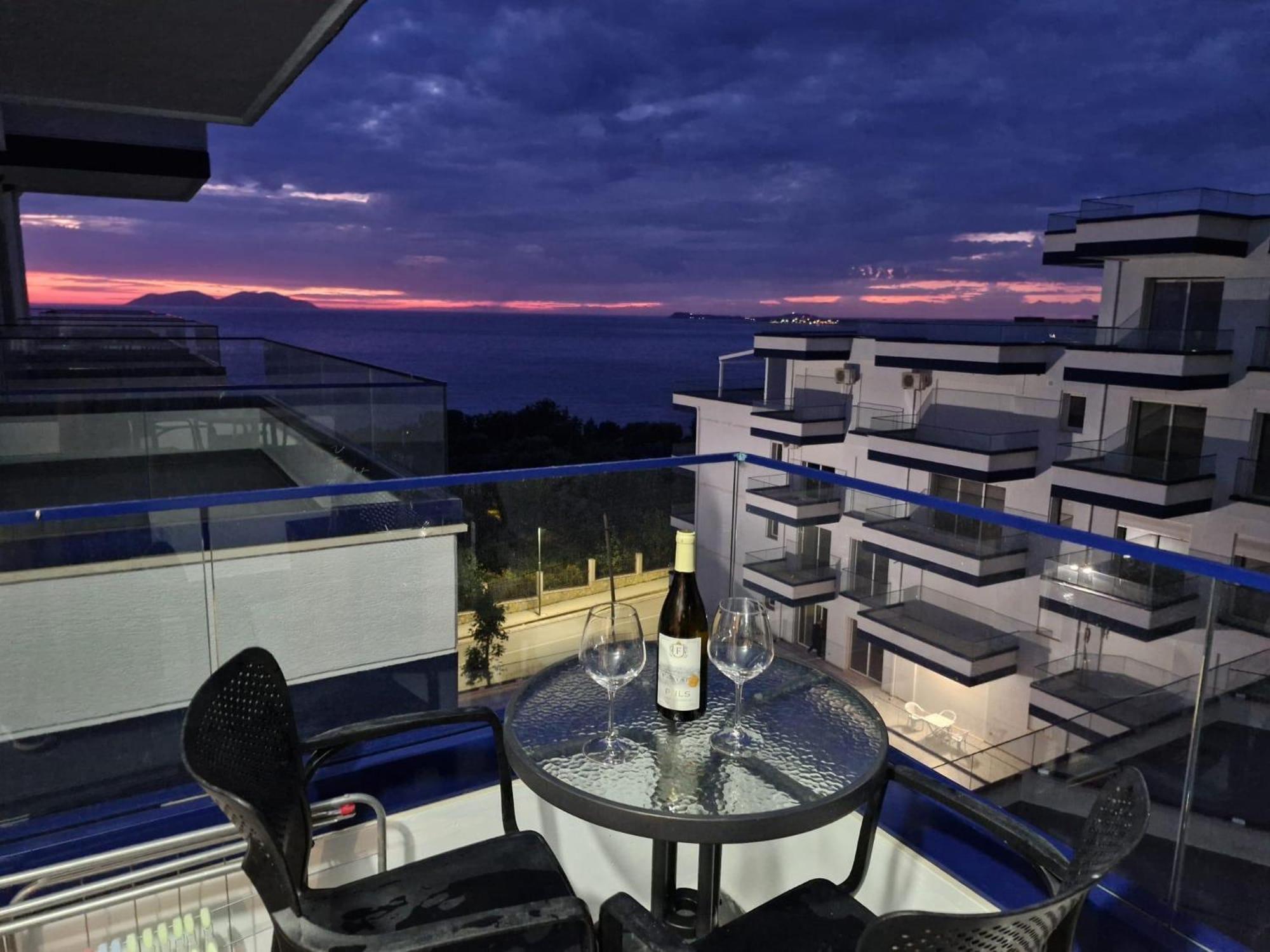 Sunset Vista Retreat Apartment *
